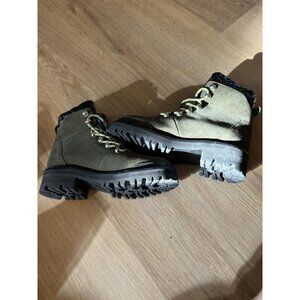 Marc Fisher Innie‎ Lugsole ankle bootie Size 6M
